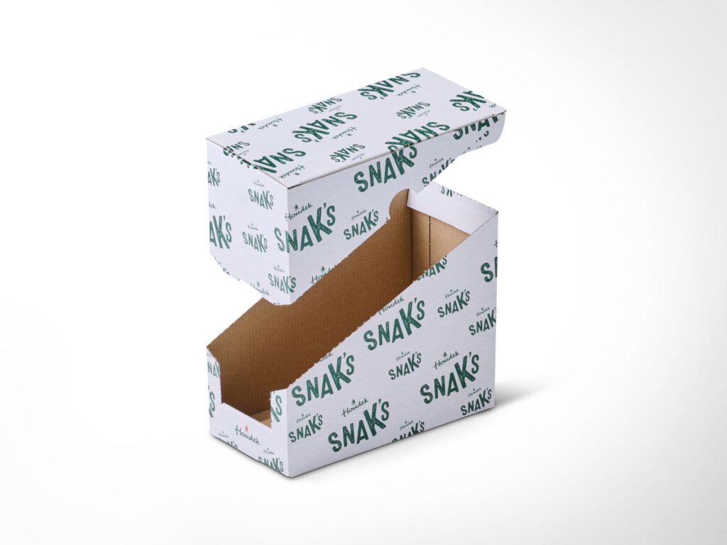 Geöffnete rechteckige Kartonverpackung mit weißem Aufdruck ‚SNAK’S‘ in grün, Deckel nach oben geklappt.